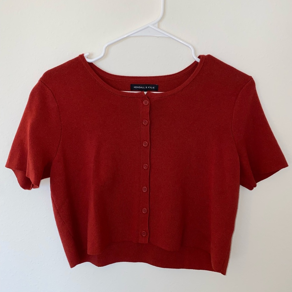 KENDALL & KYLIE Short Sleeve Cropped Sweater Shirt | Size: Medium | Color: Red |